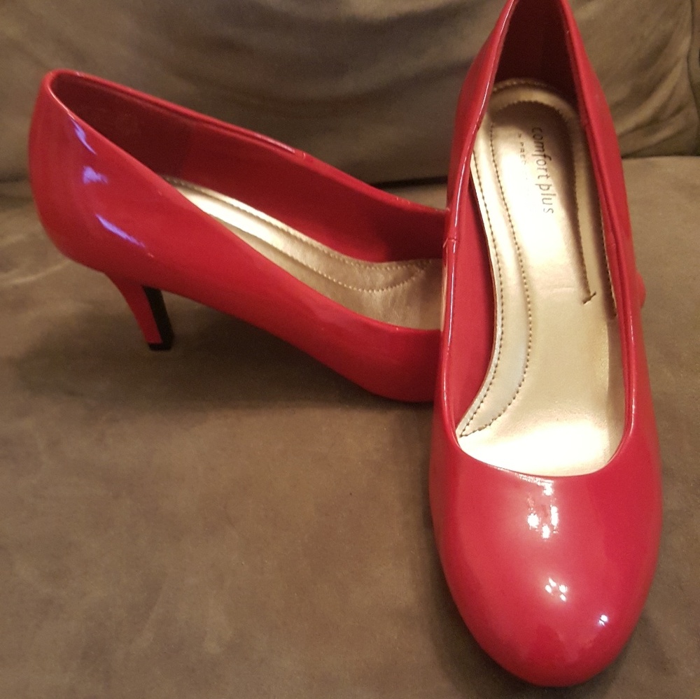 Size 9 Red Comfort plus heels